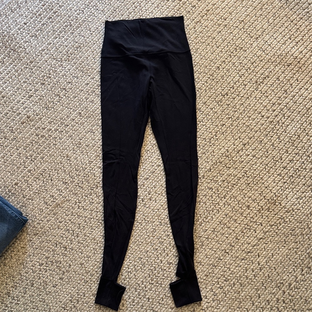 Rare Lululemon High-Waisted Black Leggings with Stirrups…Size 6